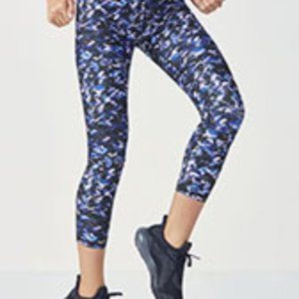 2 pairs Fabletics-never worn 1x Leggings